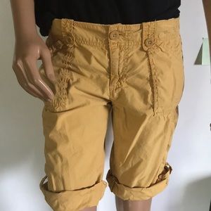 Old Navy Bermuda shorts. Size 6. Very comfortable. A tan/gold color